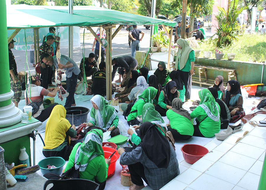 pcnu-kobar-sukses-melaksanakan-penyembelihan-5-ekor-sapi-qurban